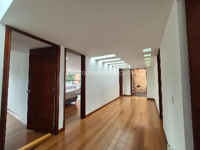 Casa de 4 alcobas en venta en Niza, Bogotá, 348 m² · foto 8 de 20