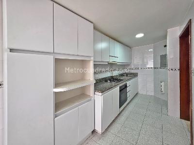 Apartamento de 2 alcobas en venta en Las Acasias Usaquen, Bogotá, 80 m² · foto 3 de 14