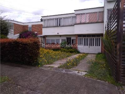 Casa de 3 alcobas en venta en Niza, Bogotá, 233 m² · foto 3 de 20