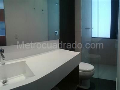 Apartamento de 2 alcobas en arriendo en Chico, Bogotá, 89 m² · foto 3 de 9