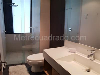 Apartamento de 2 alcobas en arriendo en Chico, Bogotá, 89 m² · foto 4 de 9