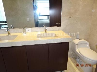 Apartamento de 3 alcobas en venta en Los Rosales, Bogotá, 188 m² · foto 15 de 15