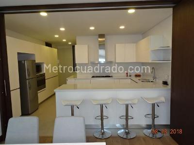 Apartamento de 3 alcobas en venta en Los Rosales, Bogotá, 188 m² · foto 5 de 15