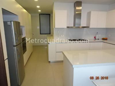 Apartamento de 3 alcobas en venta en Los Rosales, Bogotá, 188 m² · foto 10 de 15