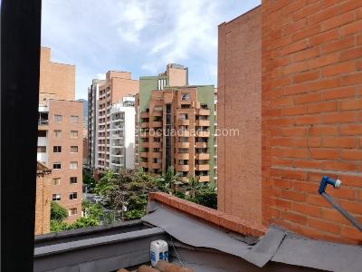Apartamento de 4 alcobas en venta en Laureles, Medellín, 230 m² · foto 2 de 20