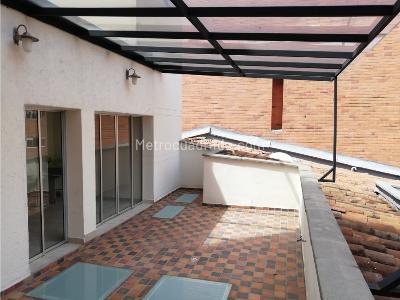 Apartamento de 4 alcobas en venta en Laureles, Medellín, 230 m² · foto 3 de 20