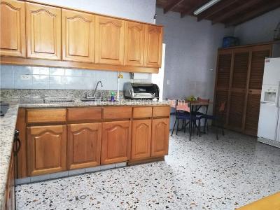 Apartamento de 4 alcobas en venta en Laureles, Medellín, 230 m² · foto 12 de 20