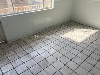 Casa de 5 alcobas en venta en Granada Norte, Bogotá, 232 m² · foto 12 de 18