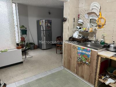 Casa de 5 alcobas en venta en Granada Norte, Bogotá, 232 m² · foto 16 de 18
