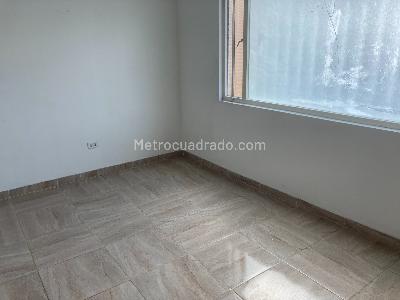 Casa de 5 alcobas en venta en Granada Norte, Bogotá, 232 m² · foto 6 de 18