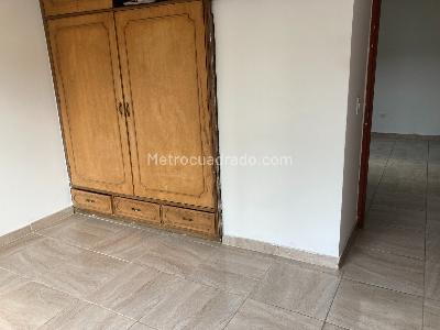 Casa de 5 alcobas en venta en Granada Norte, Bogotá, 232 m² · foto 7 de 18