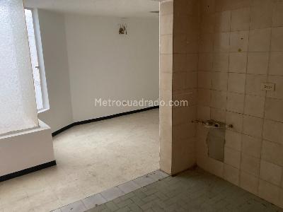 Casa de 5 alcobas en venta en Granada Norte, Bogotá, 232 m² · foto 8 de 18