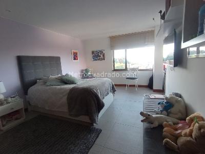 Apartamento de 3 alcobas en venta en Los Rosales, Bogotá, 270 m² · foto 14 de 20