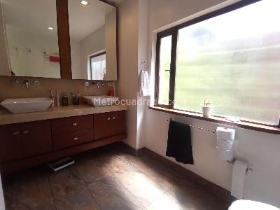 Apartamento de 3 alcobas en venta en Los Rosales, Bogotá, 270 m² · foto 10 de 20
