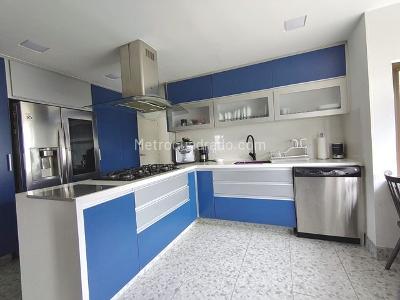 Apartamento de 3 alcobas en venta en Los Rosales, Bogotá, 270 m² · foto 16 de 20