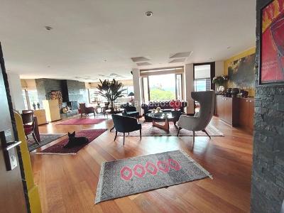 Apartamento de 3 alcobas en venta en Los Rosales, Bogotá, 270 m² · foto 2 de 20