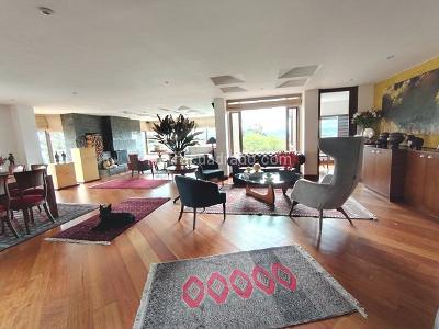 Apartamento de 3 alcobas en venta en Los Rosales, Bogotá, 270 m² · foto 1 de 20