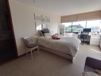 Apartamento de 3 alcobas en venta en Los Rosales, Bogotá, 270 m² · foto 12 de 20