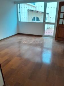 Casa de 5 alcobas en venta en Alhambra, Bogotá, 250 m² · foto 9 de 13