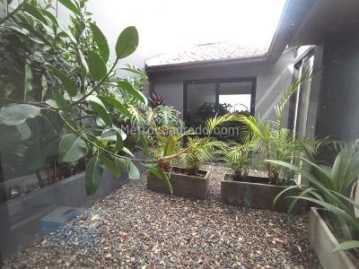 Casa de 5 alcobas en venta en Quinta Camacho, Bogotá, 428 m² · foto 3 de 20