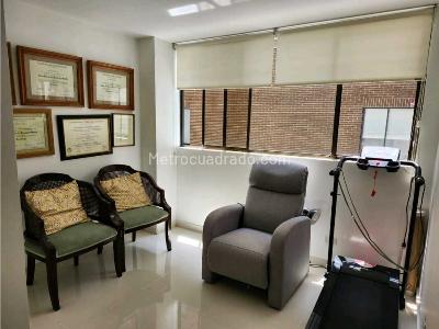 Apartamento de 3 alcobas en venta en Chico, Bogotá, 135 m² · foto 2 de 13