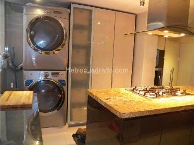 Apartamento de 3 alcobas en venta en Chico, Bogotá, 135 m² · foto 4 de 13