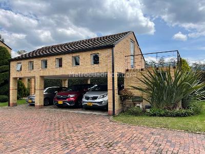 Casa en venta en San Simon, Bogotá · foto 3 de 20
