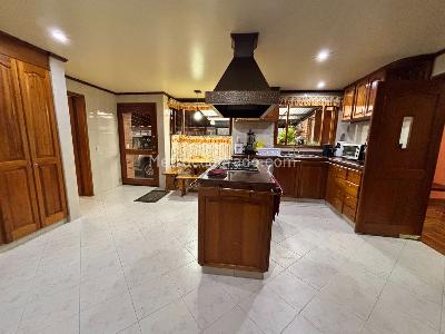 Casa de 4 alcobas en venta en San Jose De Bavaria, Bogotá, 390 m² · foto 3 de 20