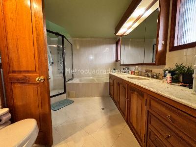 Casa de 4 alcobas en venta en San Jose De Bavaria, Bogotá, 390 m² · foto 18 de 20