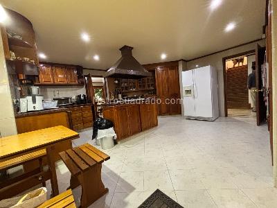 Casa de 4 alcobas en venta en San Jose De Bavaria, Bogotá, 390 m² · foto 14 de 20
