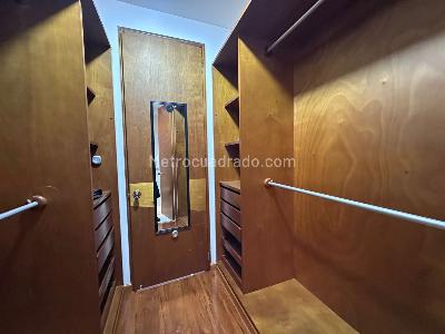 Apartamento de 3 alcobas en venta en Chico Virrey, Bogotá, 145 m² · foto 13 de 18