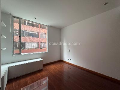 Apartamento de 3 alcobas en venta en Chico Virrey, Bogotá, 145 m² · foto 17 de 18