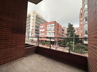 Apartamento de 3 alcobas en venta en Chico Virrey, Bogotá, 145 m² · foto 3 de 18