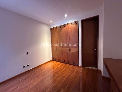 Apartamento de 3 alcobas en venta en Chico Virrey, Bogotá, 145 m² · foto 15 de 18
