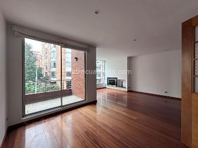 Apartamento de 3 alcobas en venta en Chico Virrey, Bogotá, 145 m² · foto 2 de 18