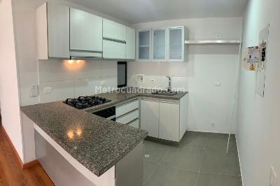 Apartamento de 3 alcobas en venta en Mazuren, Bogotá, 81 m² · foto 3 de 10