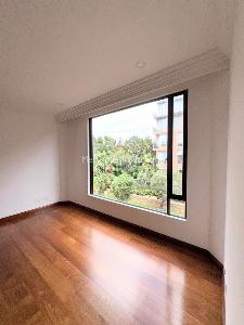 Apartamento de 3 alcobas en venta en Chico Reservado, Bogotá, 225 m² · foto 2 de 20