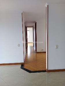 Apartamento en venta en La Colina Campestre, Bogotá · foto 5 de 18