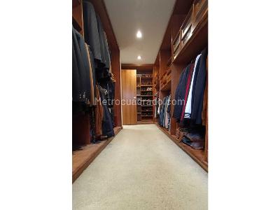 Apartamento de 3 alcobas en venta en Chico, Bogotá, 264 m² · foto 14 de 20