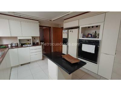 Apartamento de 3 alcobas en venta en Chico, Bogotá, 264 m² · foto 18 de 20