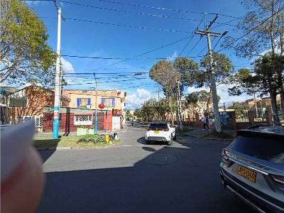 Casa de 4 alcobas en venta en Timiza, Bogotá, 75 m² · foto 4 de 20