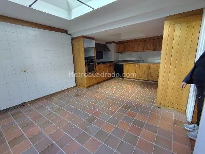 Casa de 4 alcobas en venta en Niza Antigua, Bogotá, 300 m² · foto 10 de 20