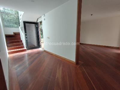 Casa de 4 alcobas en venta en Niza Antigua, Bogotá, 300 m² · foto 8 de 20