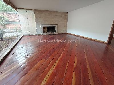Casa de 4 alcobas en venta en Niza Antigua, Bogotá, 300 m² · foto 2 de 20