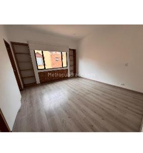 Casa de 3 alcobas en venta en Colina Campestre, Bogotá, 240 m² · foto 6 de 8