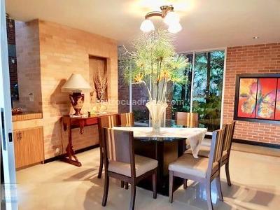 Casa de 5 alcobas en venta en El Poblado Las Palmas, Medellín, 400 m² · foto 4 de 20