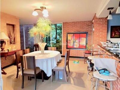 Casa de 5 alcobas en venta en El Poblado Las Palmas, Medellín, 400 m² · foto 3 de 20