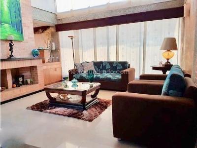 Casa de 5 alcobas en venta en El Poblado Las Palmas, Medellín, 400 m² · foto 2 de 20