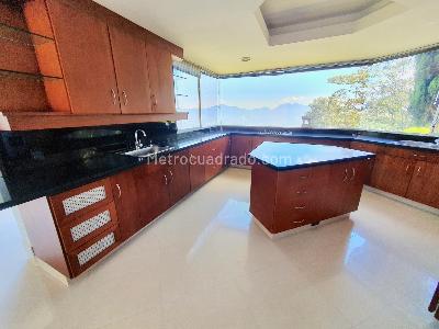 Casa de 3 alcobas en venta en El Poblado Las Palmas, Medellín, 540 m² · foto 9 de 20