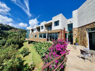 Casa de 5 alcobas en venta en El Poblado Las Palmas, Medellín, 900 m² · foto 3 de 20